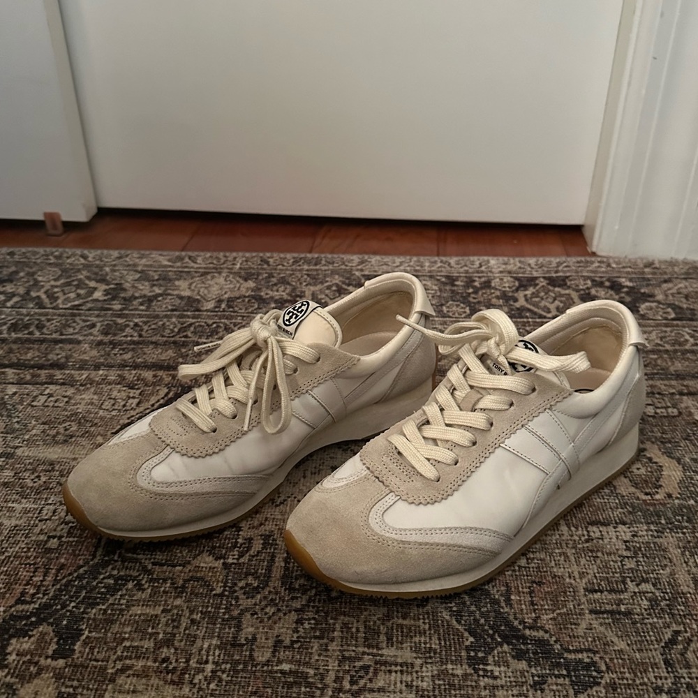 Lightly worn - Tory Burch Trainer size 9